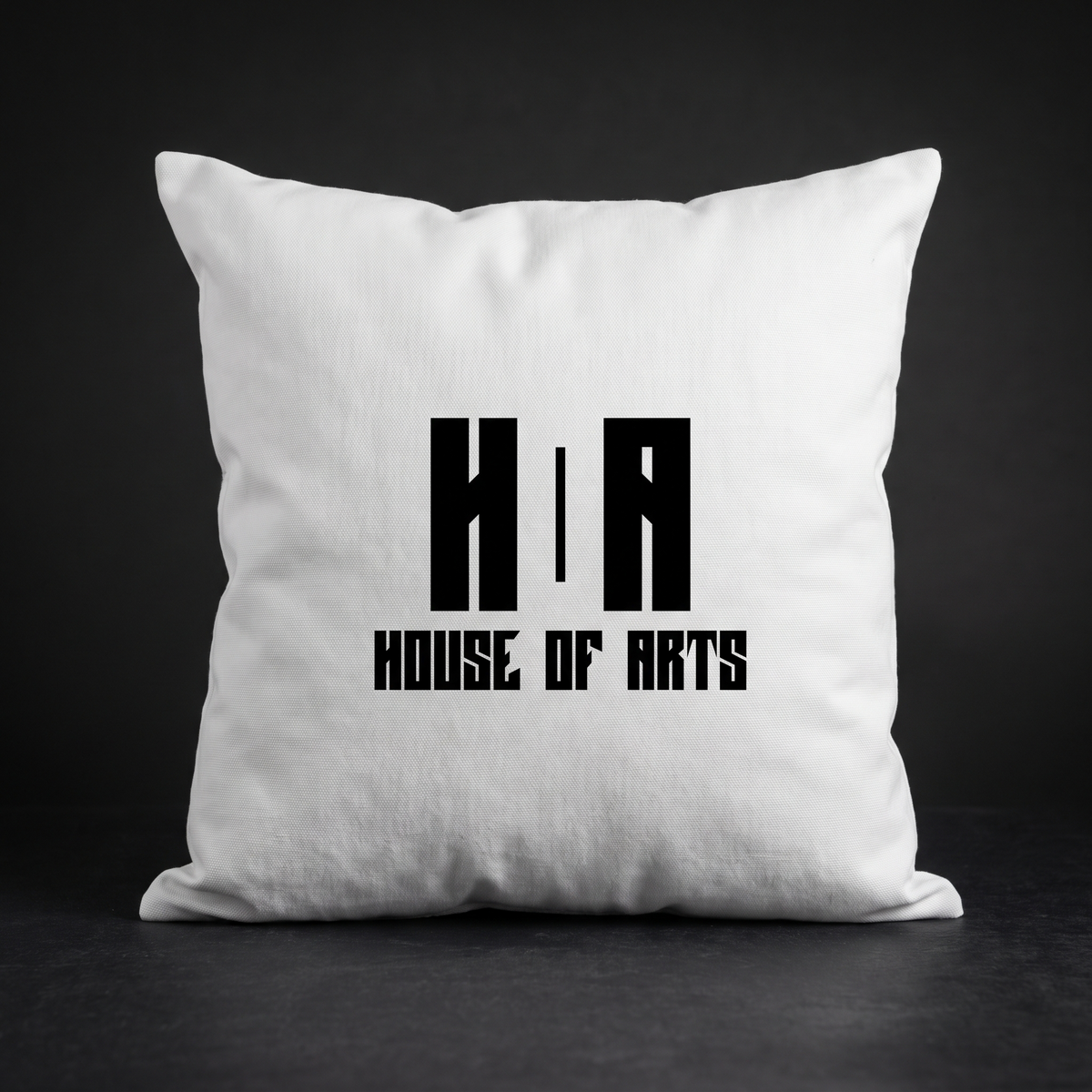 HOUSE OF ARTS — Kissen 40×40